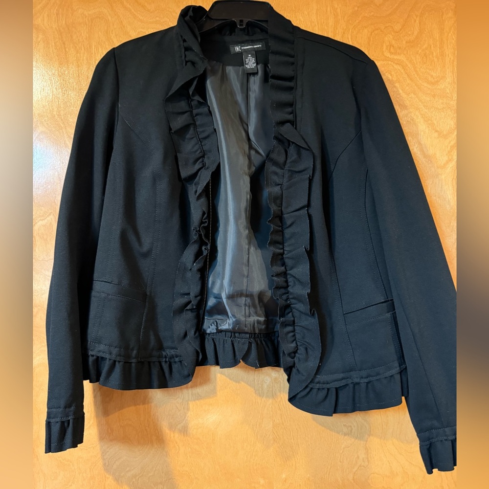 Lightweight ruffled jacket